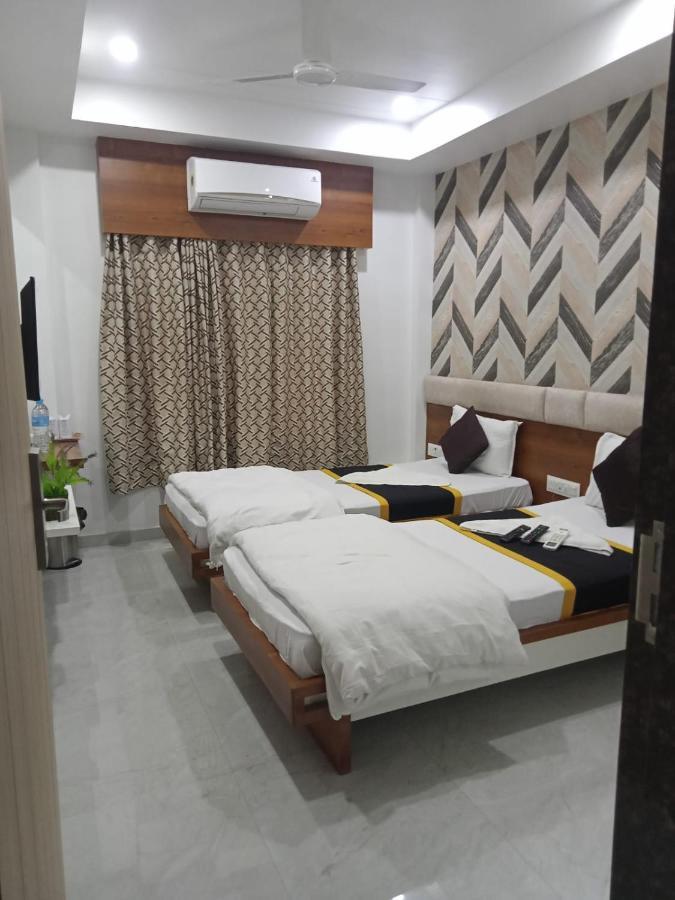 호텔 펀 시티  Navsari 외부 사진