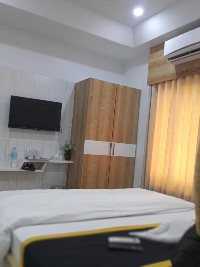 호텔 펀 시티  Navsari 외부 사진