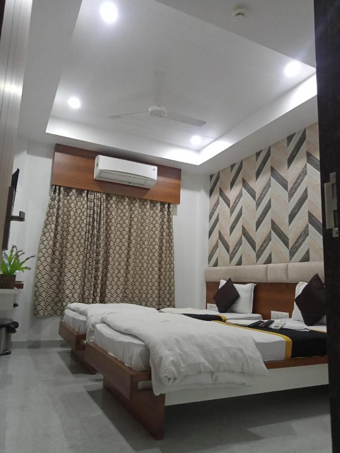 호텔 펀 시티  Navsari 외부 사진
